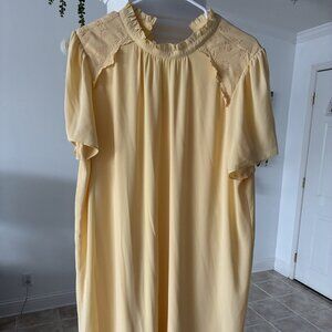Ann Taylor dress, built in slip Size Large yellow color